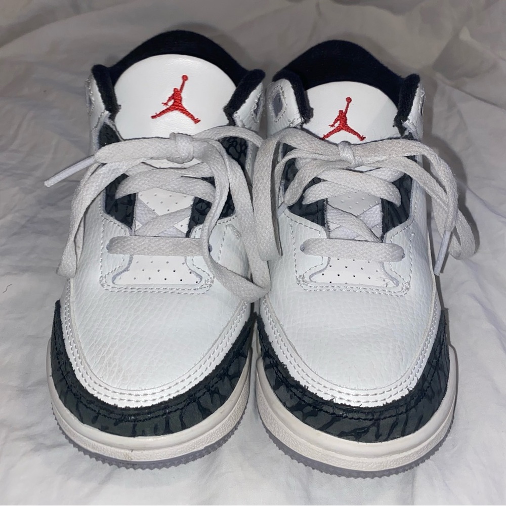Nike Jordan 3 Retro White & Black Sneakers Size 10
